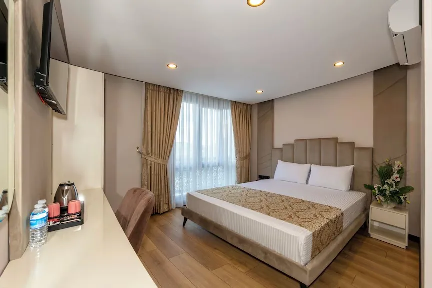 Hilltown Airport Hotel and Restaurant